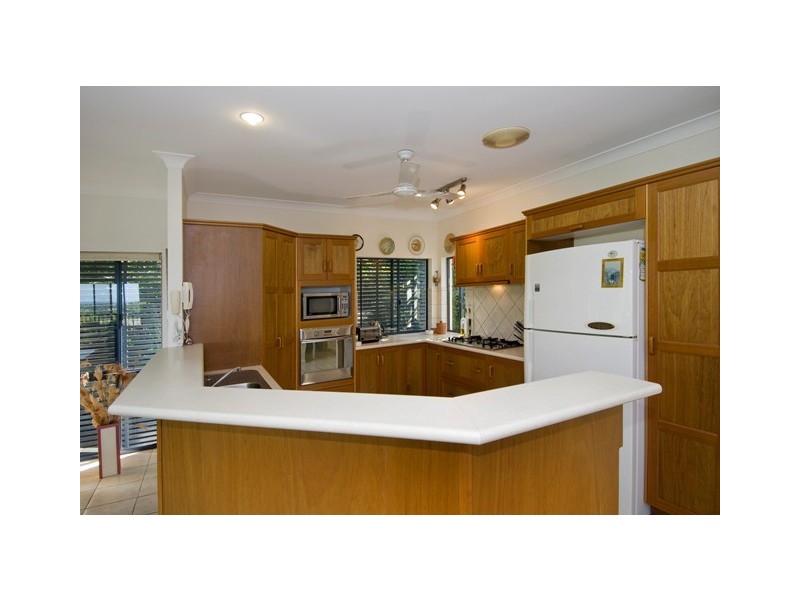 10 Hussar Close, Kanimbla QLD 4870