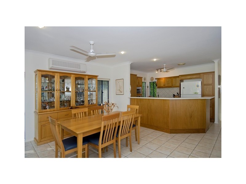 10 Hussar Close, Kanimbla QLD 4870