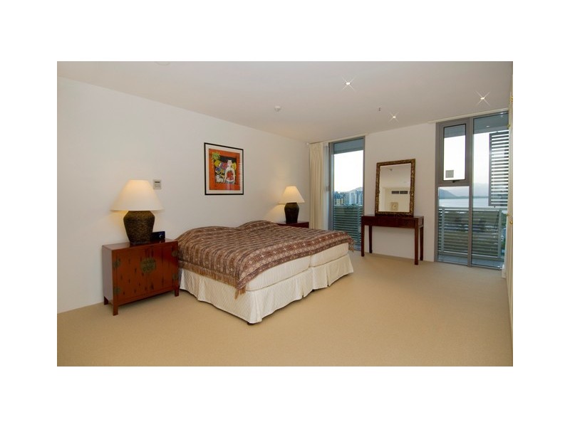 1 Marlin Parade, Cairns City QLD 4870