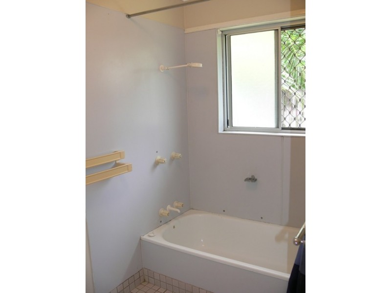 36 Long Street, Mooroobool QLD 4870