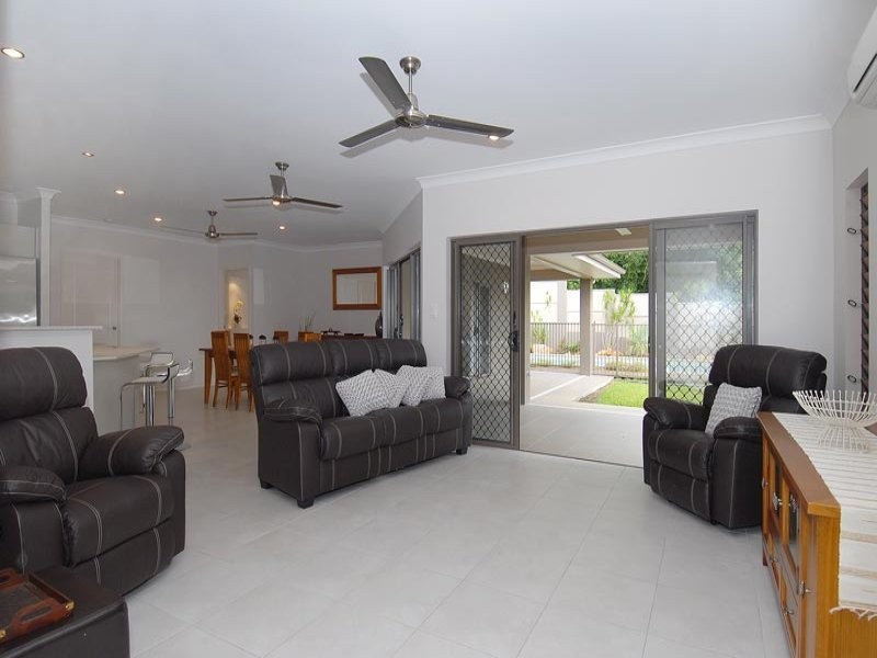 Bentley Park QLD 4869