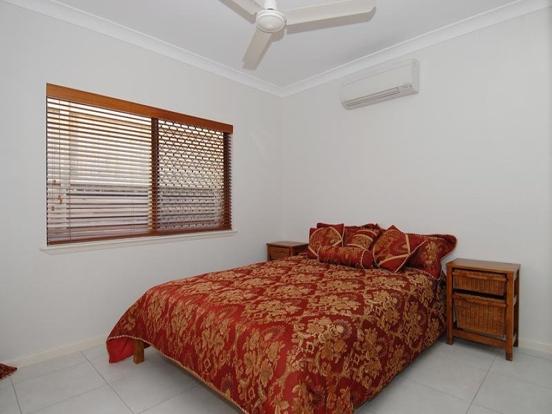 Bentley Park QLD 4869