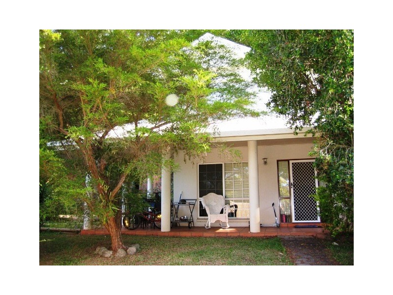 101 Mansfield Street, Earlville QLD 4870