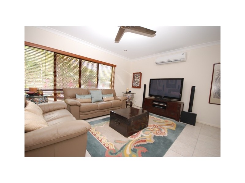 9  Huntley Crescent, Redlynch QLD 4870