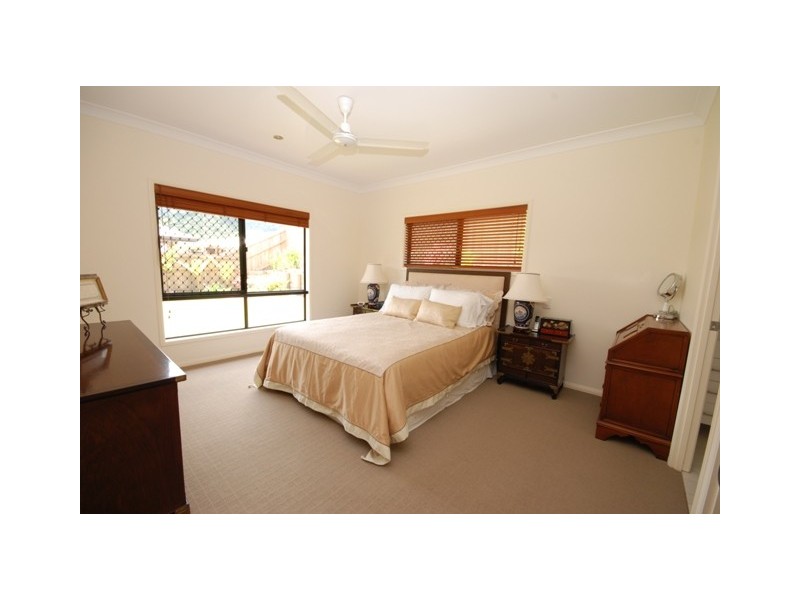 9  Huntley Crescent, Redlynch QLD 4870