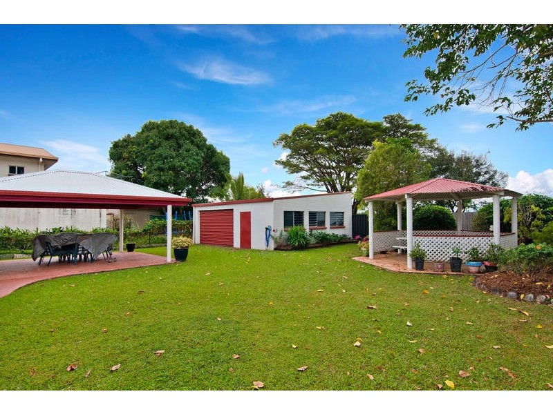 6 Hayley Close, Woree QLD 4868