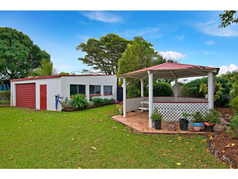 6 Hayley Close, Woree QLD 4868