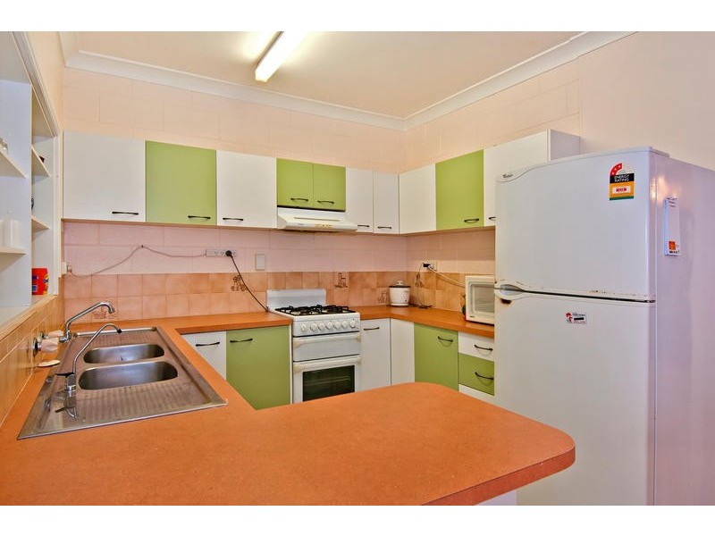 6 Hayley Close, Woree QLD 4868