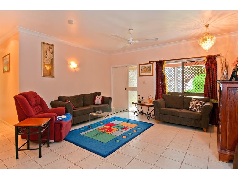 6 Hayley Close, Woree QLD 4868