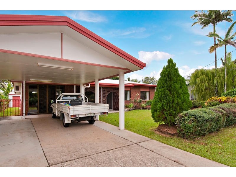 6 Hayley Close, Woree QLD 4868