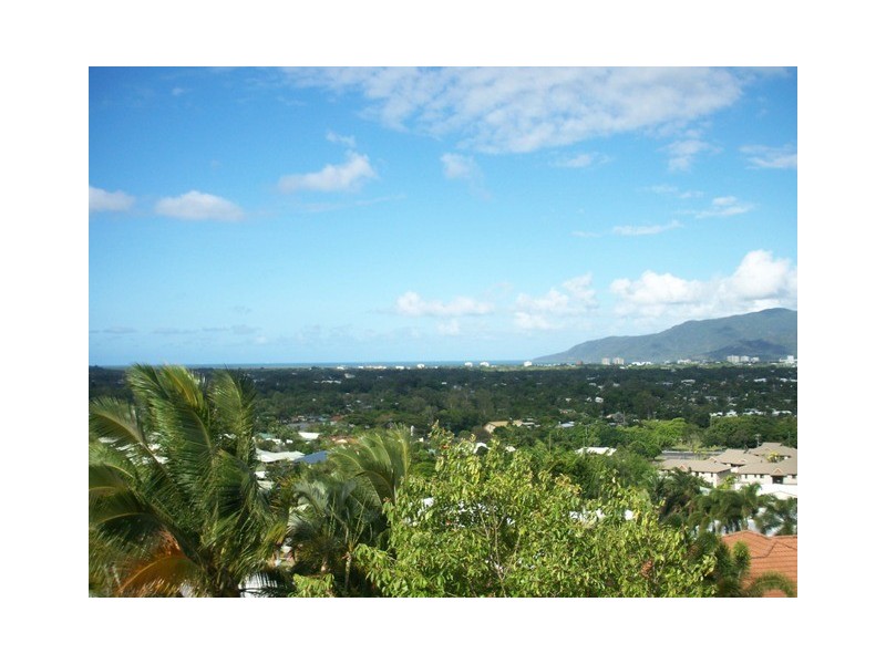 9 Rosemont Court, Mooroobool QLD 4870