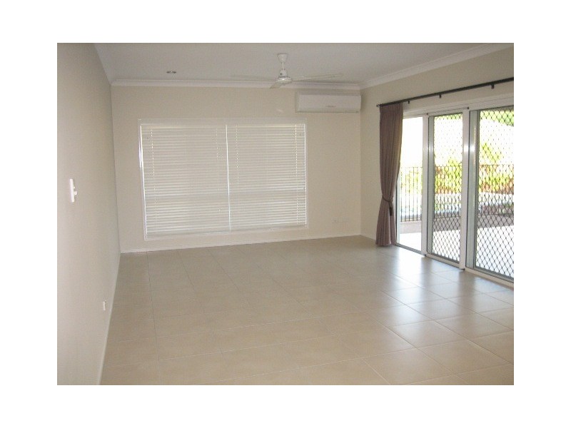 12 Raffles Court, Redlynch QLD 4870