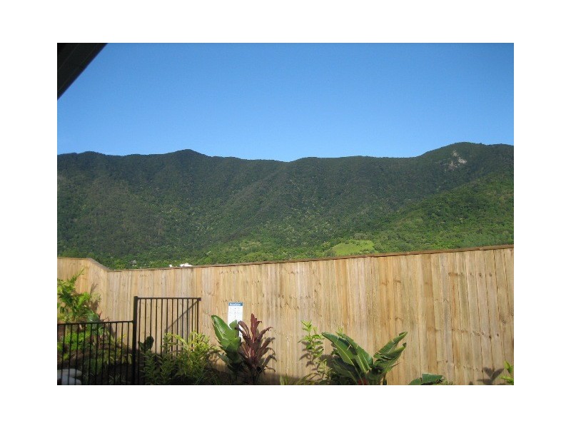 12 Raffles Court, Redlynch QLD 4870