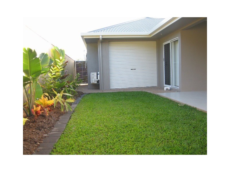 12 Raffles Court, Redlynch QLD 4870