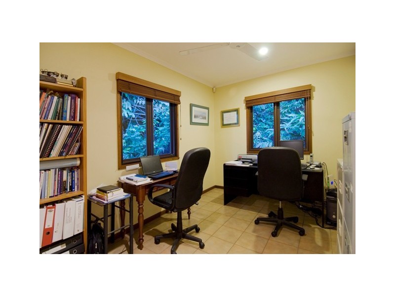 135 Harvey Road, Redlynch QLD 4870