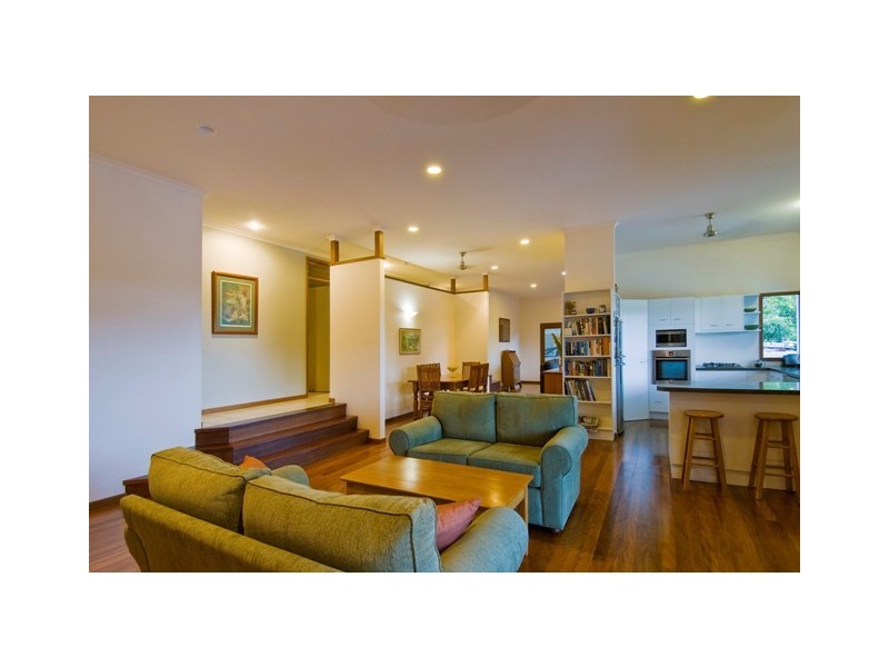 135 Harvey Road, Redlynch QLD 4870