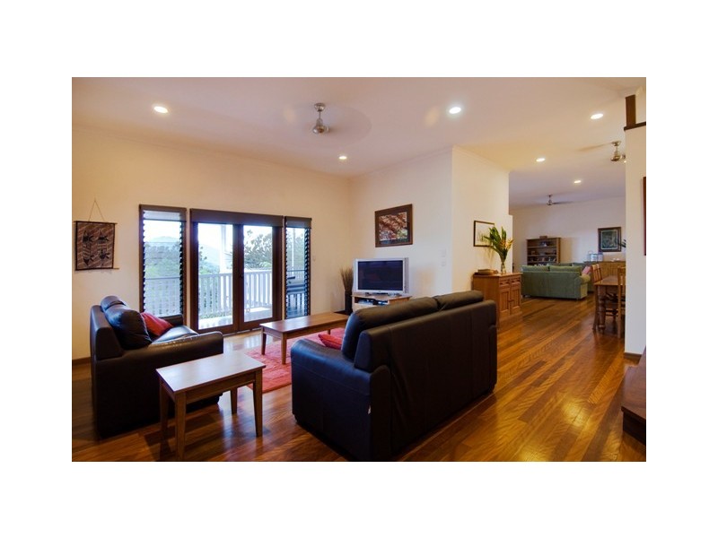 135 Harvey Road, Redlynch QLD 4870