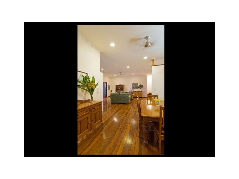 135 Harvey Road, Redlynch QLD 4870