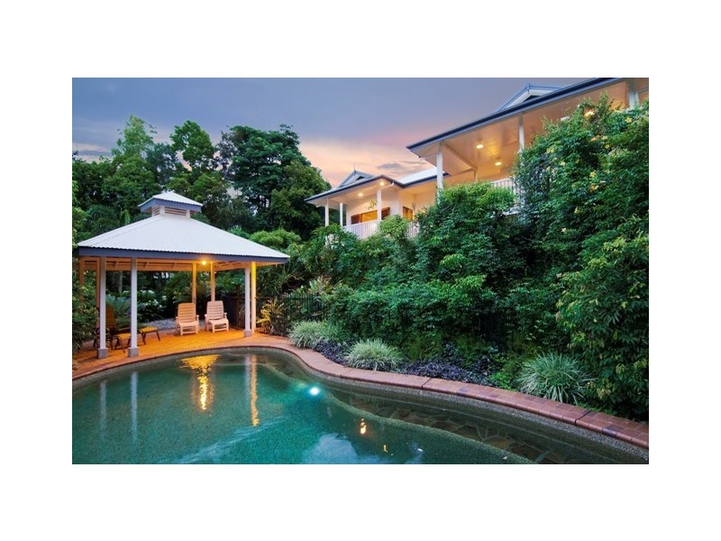 135 Harvey Road, Redlynch QLD 4870