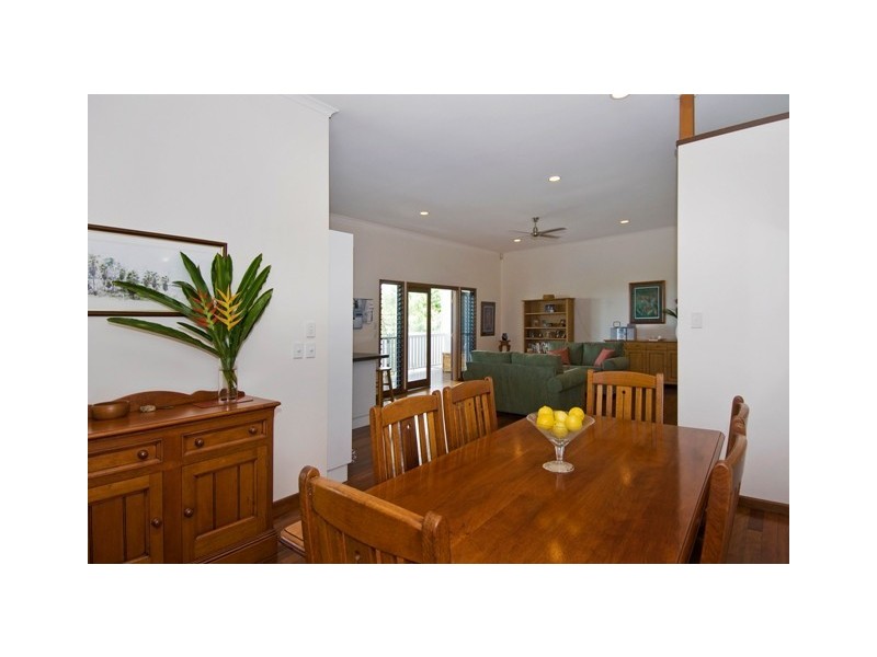 135 Harvey Road, Redlynch QLD 4870