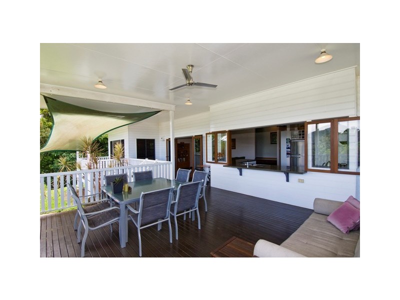 135 Harvey Road, Redlynch QLD 4870