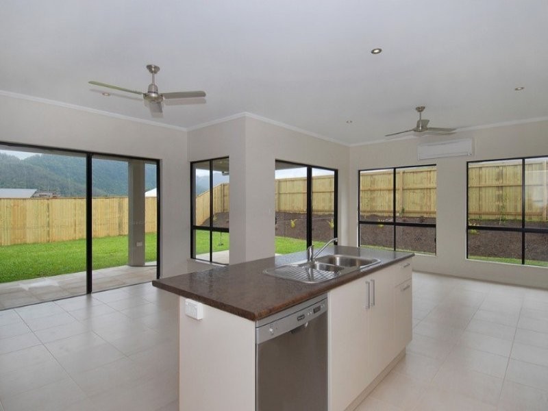 6 Botany Avenue, Redlynch QLD 4870