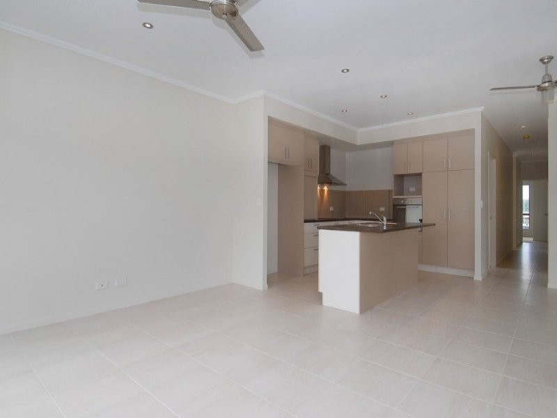 6 Botany Avenue, Redlynch QLD 4870