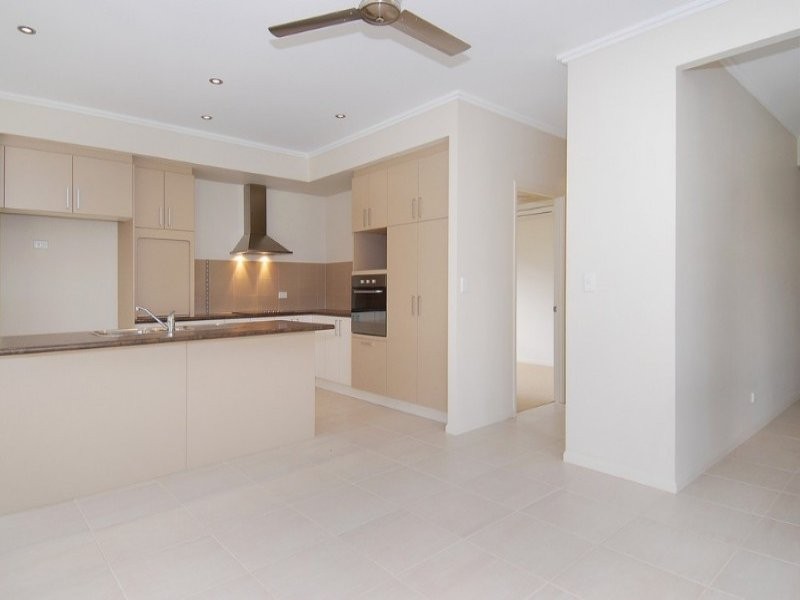 6 Botany Avenue, Redlynch QLD 4870