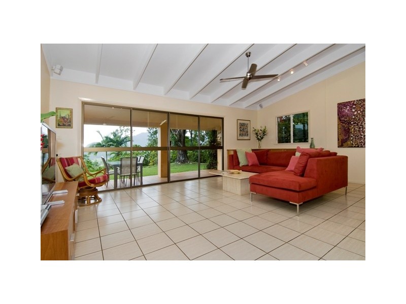 61 Harvey Road, Redlynch QLD 4870