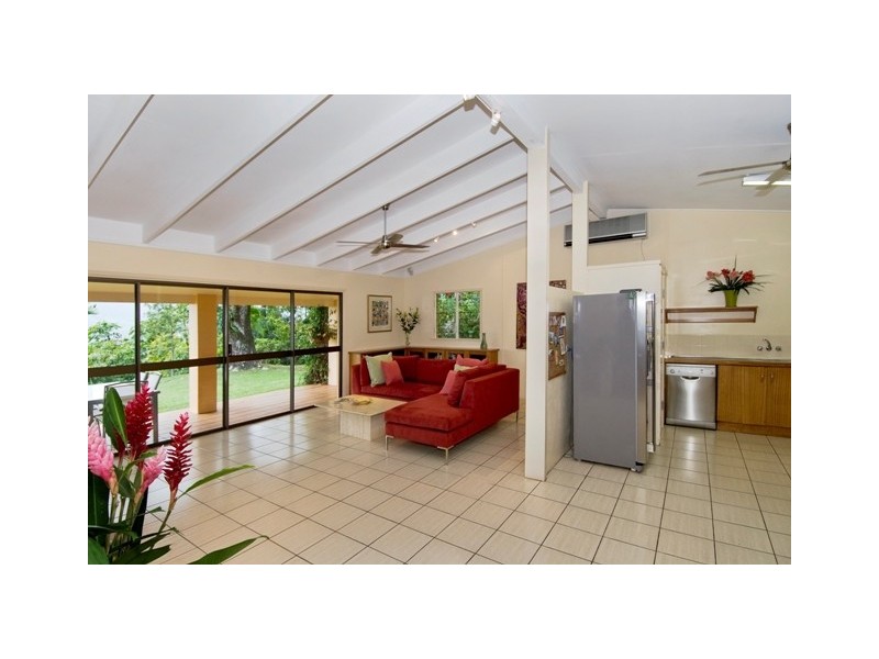 61 Harvey Road, Redlynch QLD 4870