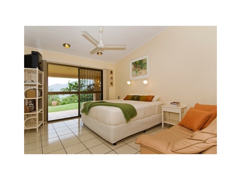 61 Harvey Road, Redlynch QLD 4870