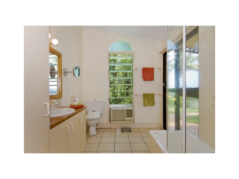 61 Harvey Road, Redlynch QLD 4870