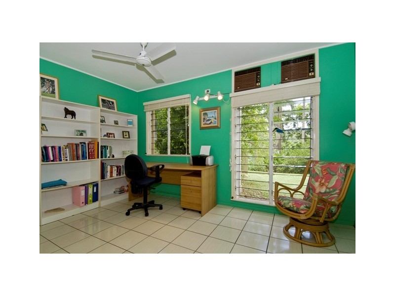 61 Harvey Road, Redlynch QLD 4870