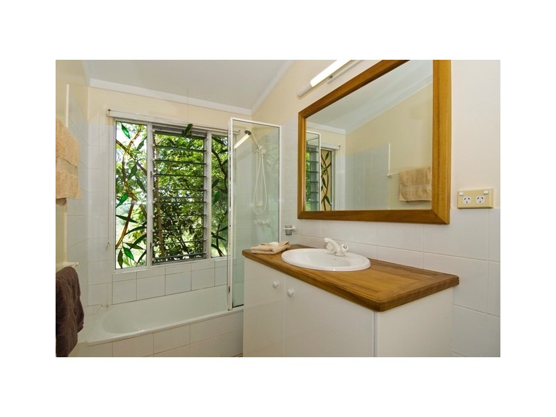 61 Harvey Road, Redlynch QLD 4870