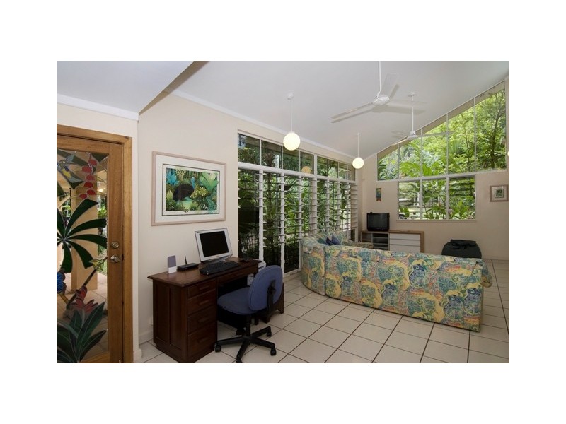 61 Harvey Road, Redlynch QLD 4870