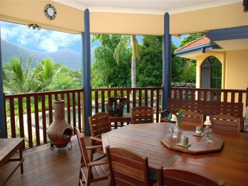 2 Lichen Close, Redlynch QLD 4870