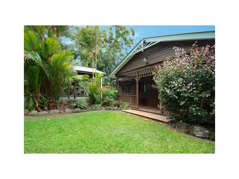 5 Woodlands Avenue, Edge Hill QLD 4870