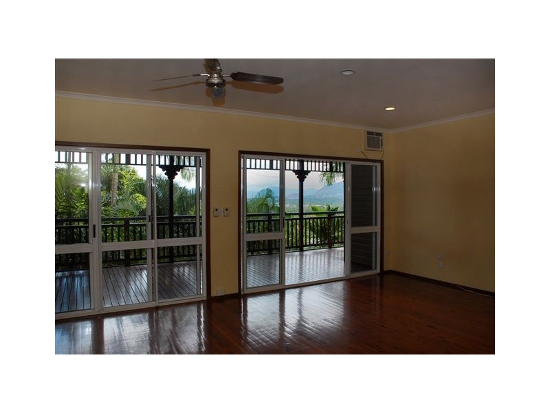 5 Woodlands Avenue, Edge Hill QLD 4870