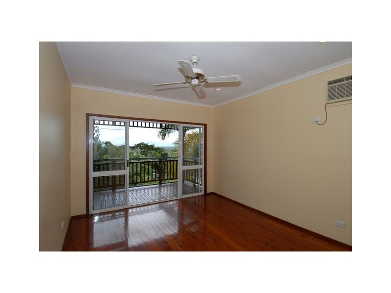 5 Woodlands Avenue, Edge Hill QLD 4870