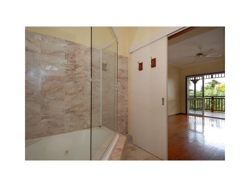 5 Woodlands Avenue, Edge Hill QLD 4870