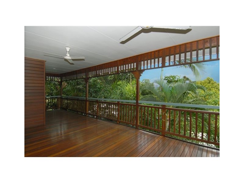 5 Woodlands Avenue, Edge Hill QLD 4870