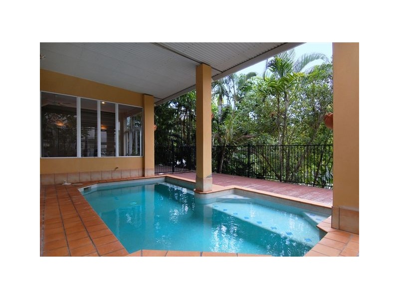 5 Woodlands Avenue, Edge Hill QLD 4870