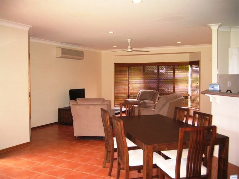 27 Shamrock Avenue, Brinsmead QLD 4870
