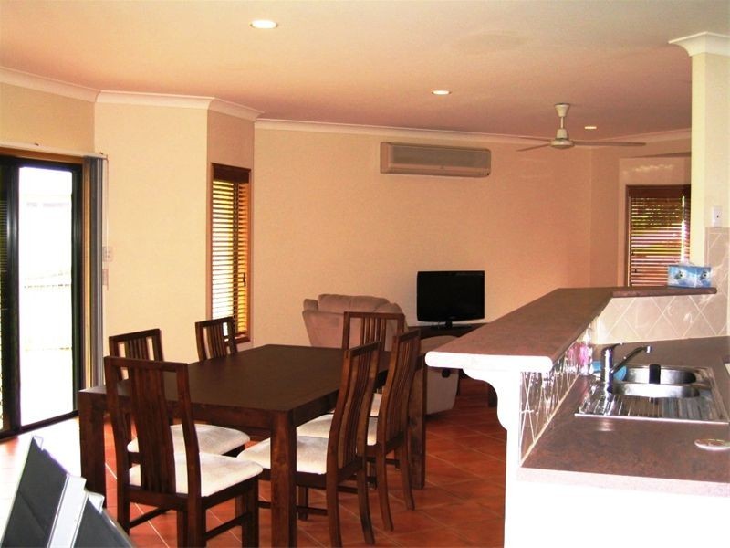 27 Shamrock Avenue, Brinsmead QLD 4870