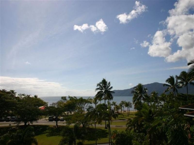 31/275 Esplanade, Cairns North QLD 4870