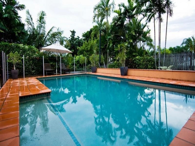 17 Olfersia Court, Mooroobool QLD 4870