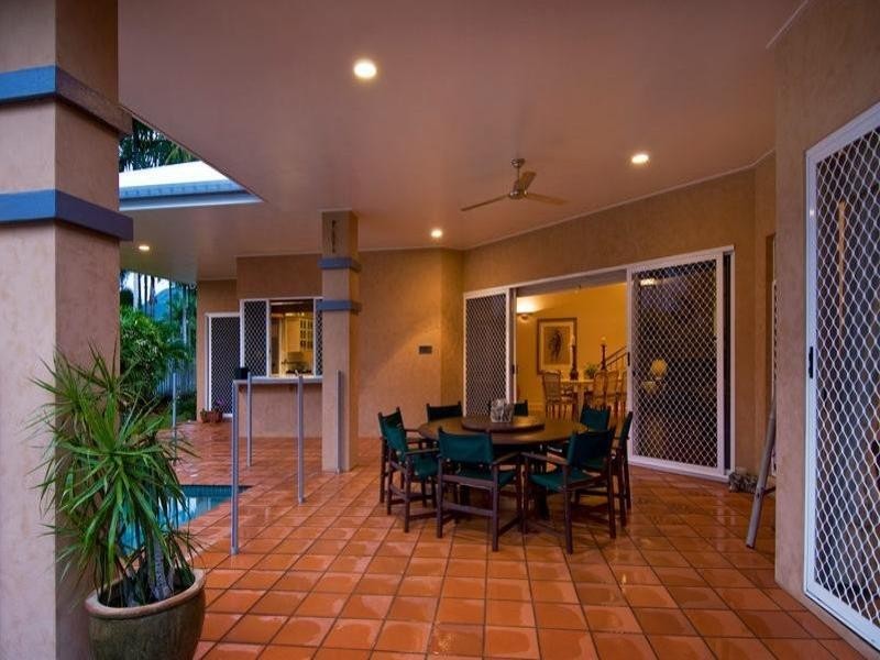 17 Olfersia Court, Mooroobool QLD 4870