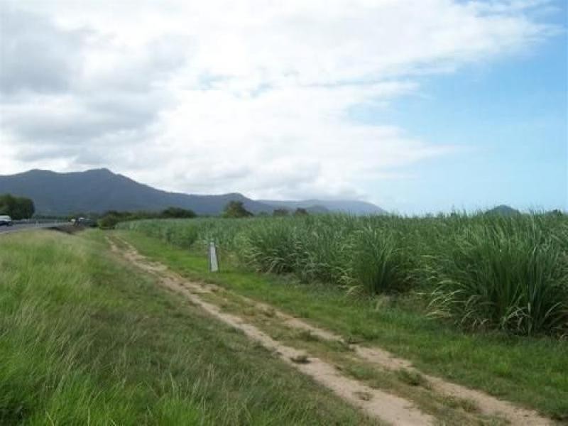 Lot 24 Capt Cook Highway, Holloways Beach QLD 4878