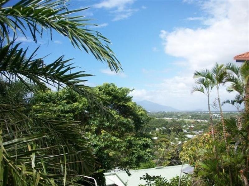 9 Bellevue Crescent, Edge Hill QLD 4870