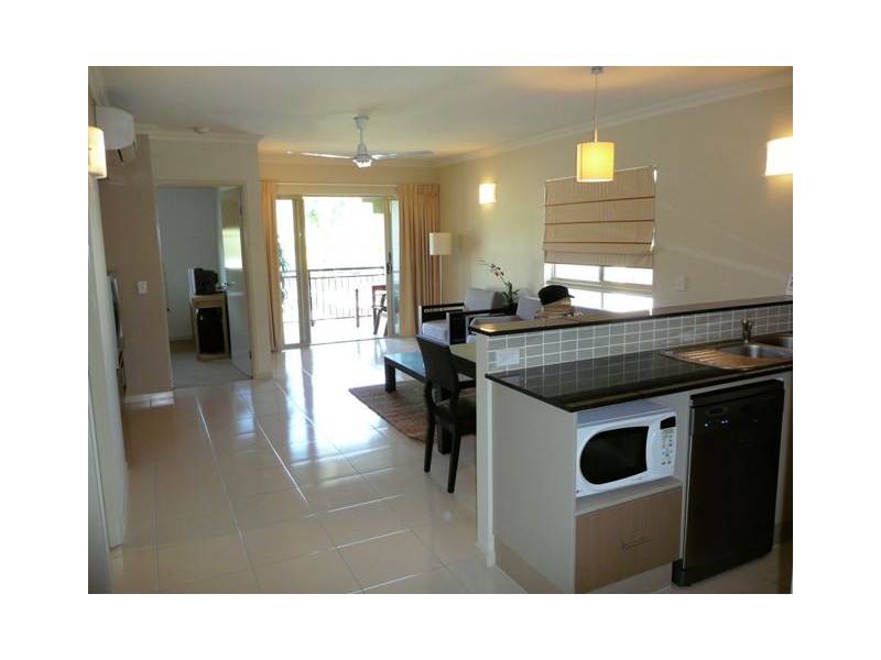 320/13 Mann Street, Westcourt QLD 4870